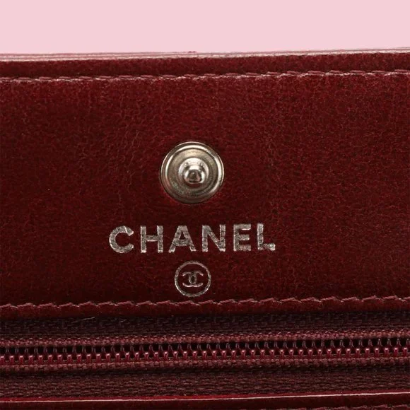 Chanel Burgundy Wallet on Chain in Quilted Lambskin - Picture 7 of 8